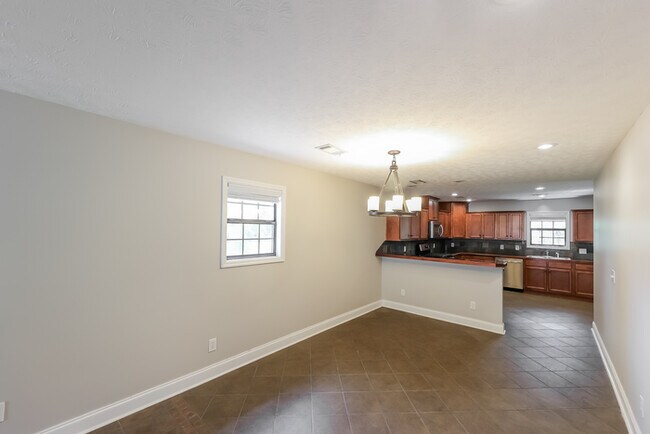 Foto del edificio - Gorgeous 3 Bedroom Home with Covered Patio...