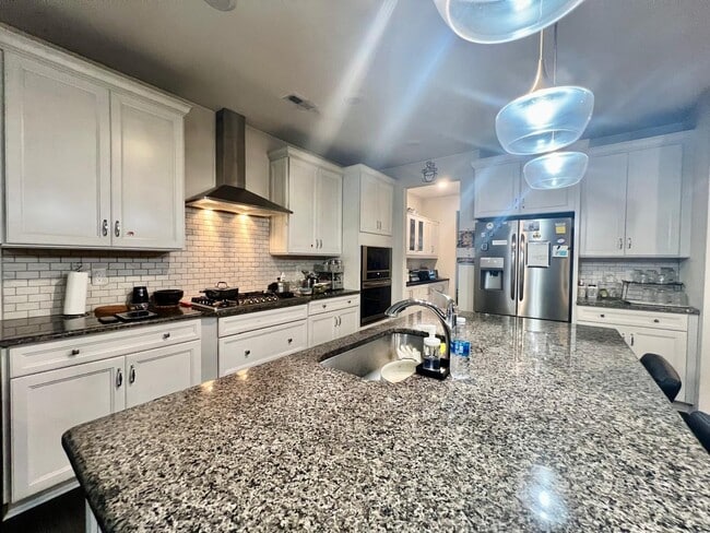 Foto del edificio - 1404 Reidhaven St