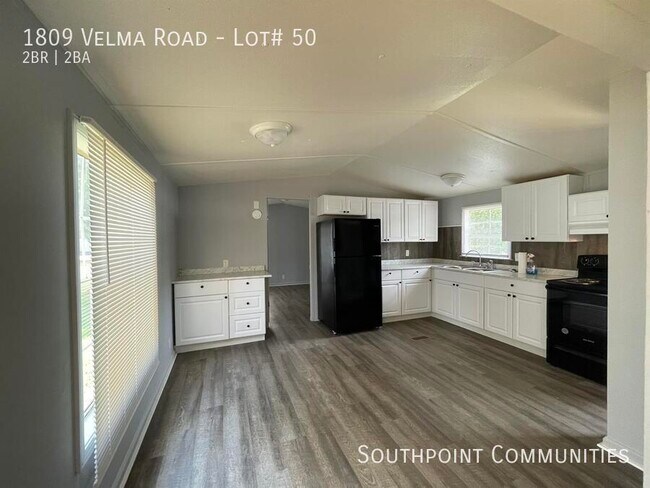 Building Photo - 1809 Velma Rd