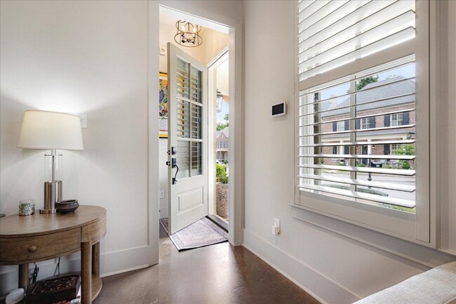 Building Photo - 2020 Elzey Ave