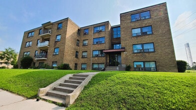 Building Photo - 1589–1607 Victoria Park Ave