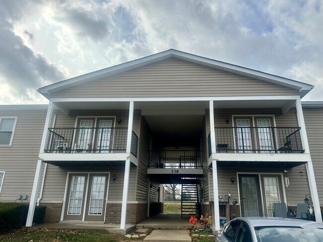 Entrada - Bayfield Apartment Homes