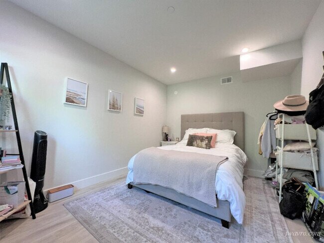 Building Photo - 2932 Gough St