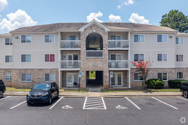 Entrada al edificio - Landings at Steele Creek