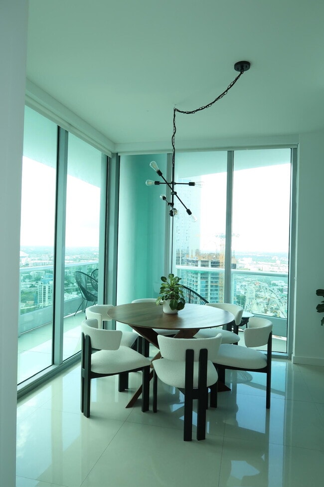 Building Photo - 900 Biscayne Blvd