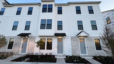 Building Photo - 15244 Groveside Rd