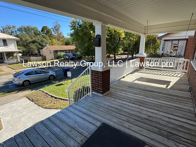 Foto del edificio - Updated Four Bedroom Home Close to Downtown Roanoke!