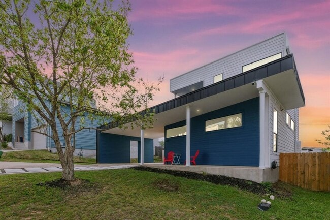 Building Photo - 5809 Toscana Ave
