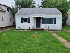 Building Photo - 2 BR