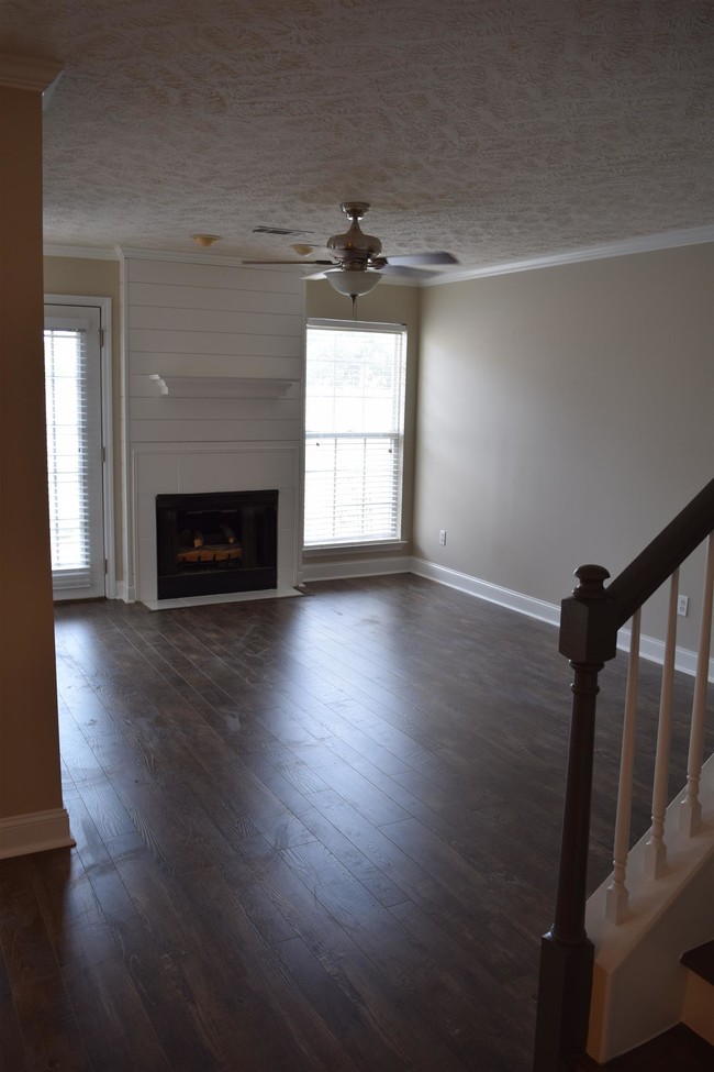 Building Photo - 228 Stanton Hall Ln