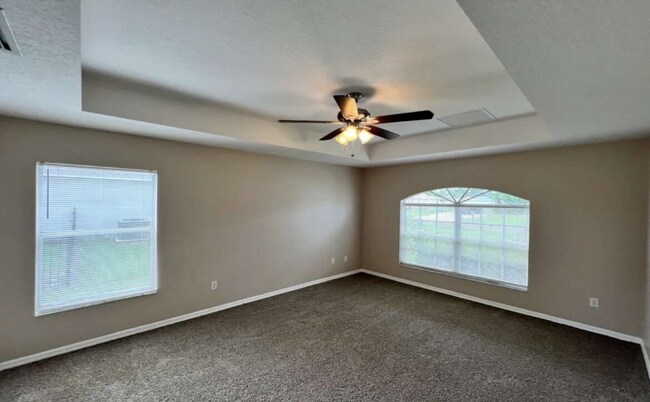Foto del edificio - 2261 SE Wood Ave