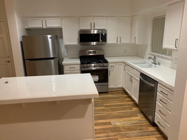 Foto principal - 1700 Park Ave
