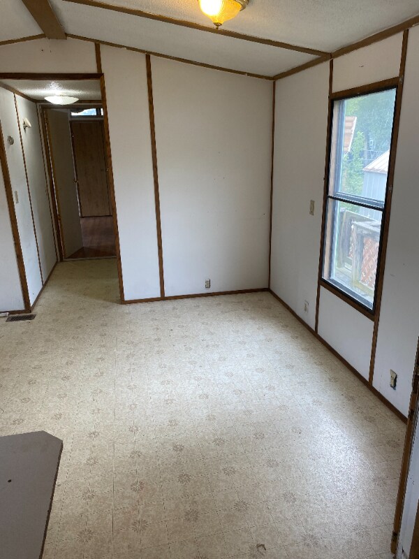 Building Photo - 7100 Victory Dr