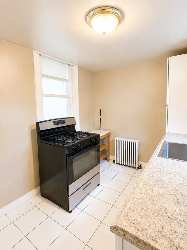 Building Photo - 42 N 53rd St