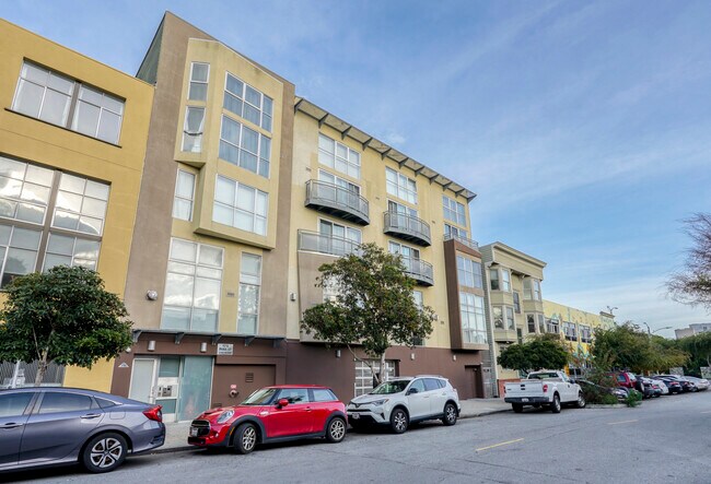 Building Photo - 175 Russ St