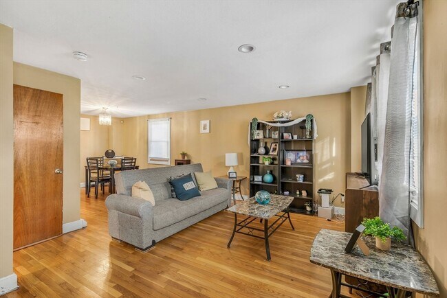 Foto del edificio - 34-36-36 Silvia Ct