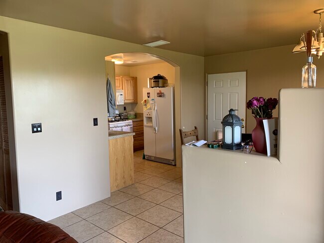 Building Photo - 55 Cerro Del Alamo