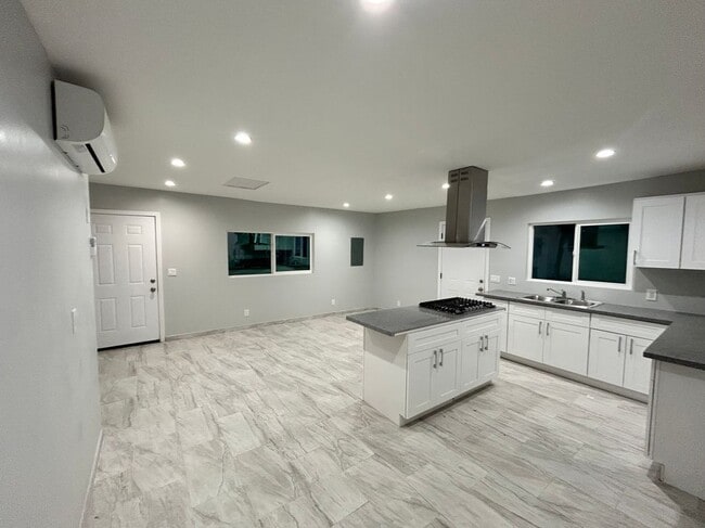 Building Photo - 9725 Birchdale Ave