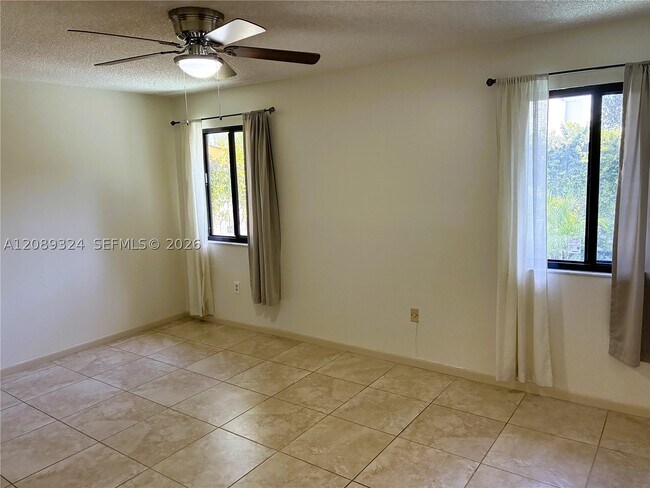 Foto del edificio - 9324 SW 132nd St