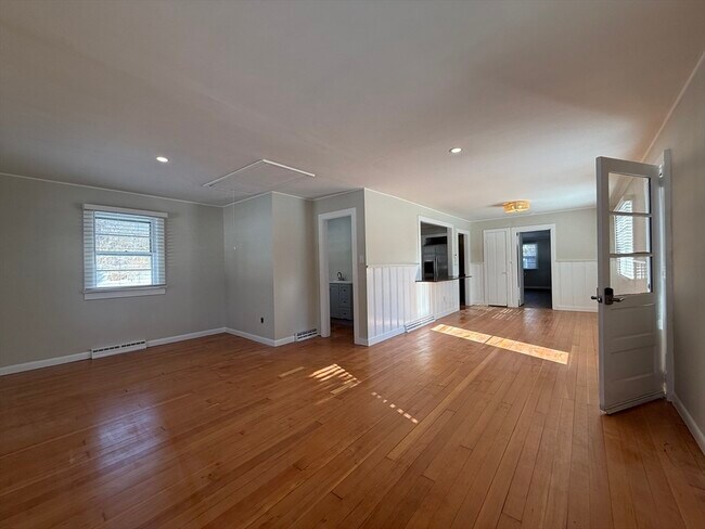 Building Photo - 2 Cochituate Rd