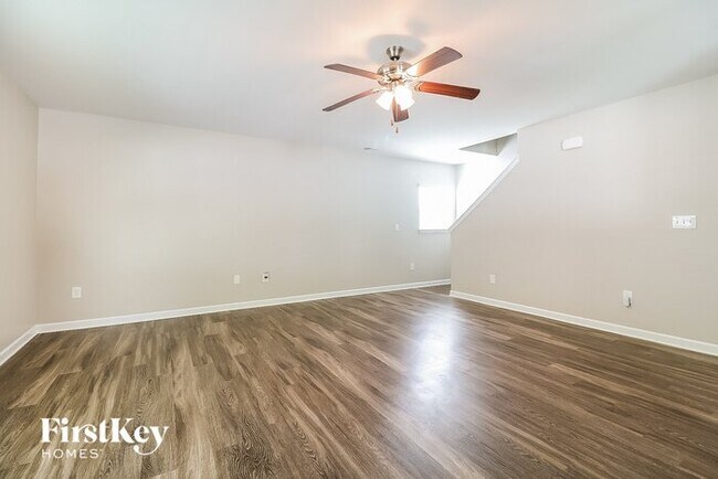 Foto del edificio - 310 Sawyer Ln