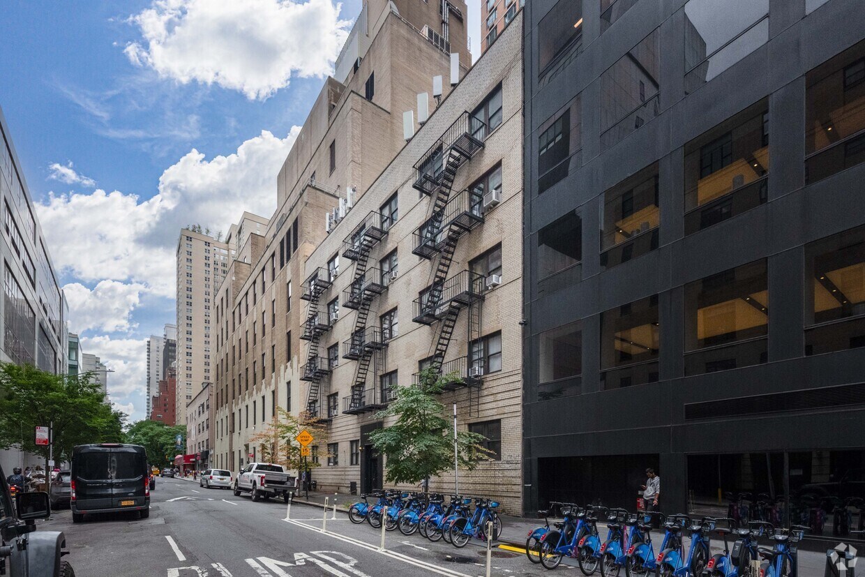 Foto principal - 222 E 56th St