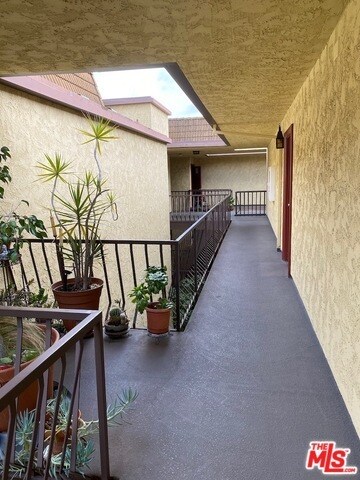 Building Photo - 6275 Canterbury Dr