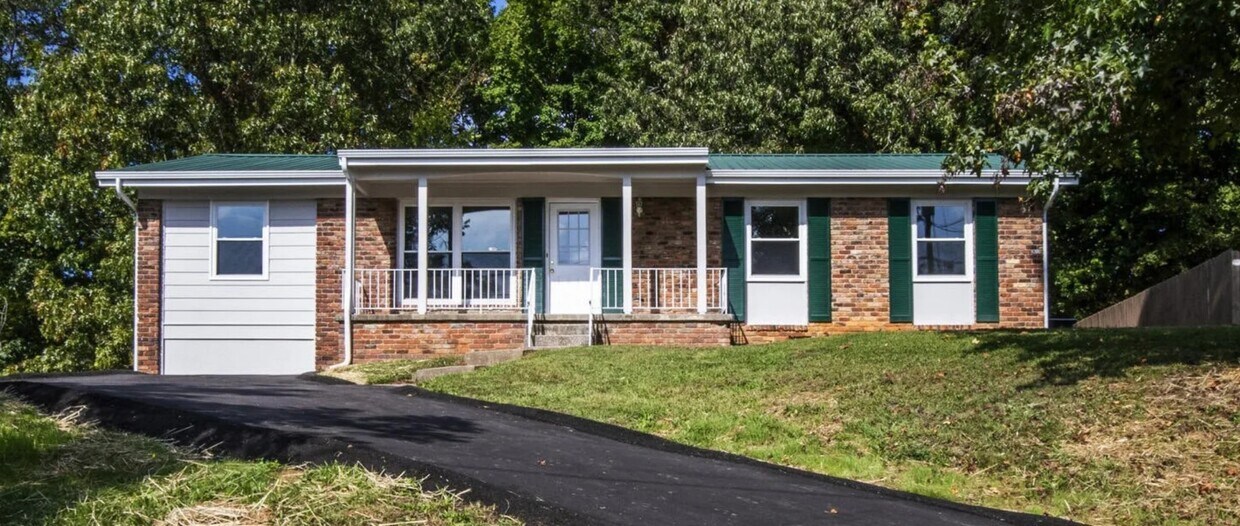 Foto principal - 6123 Cougar Dr