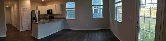 Building Photo - 151 Rae Ct