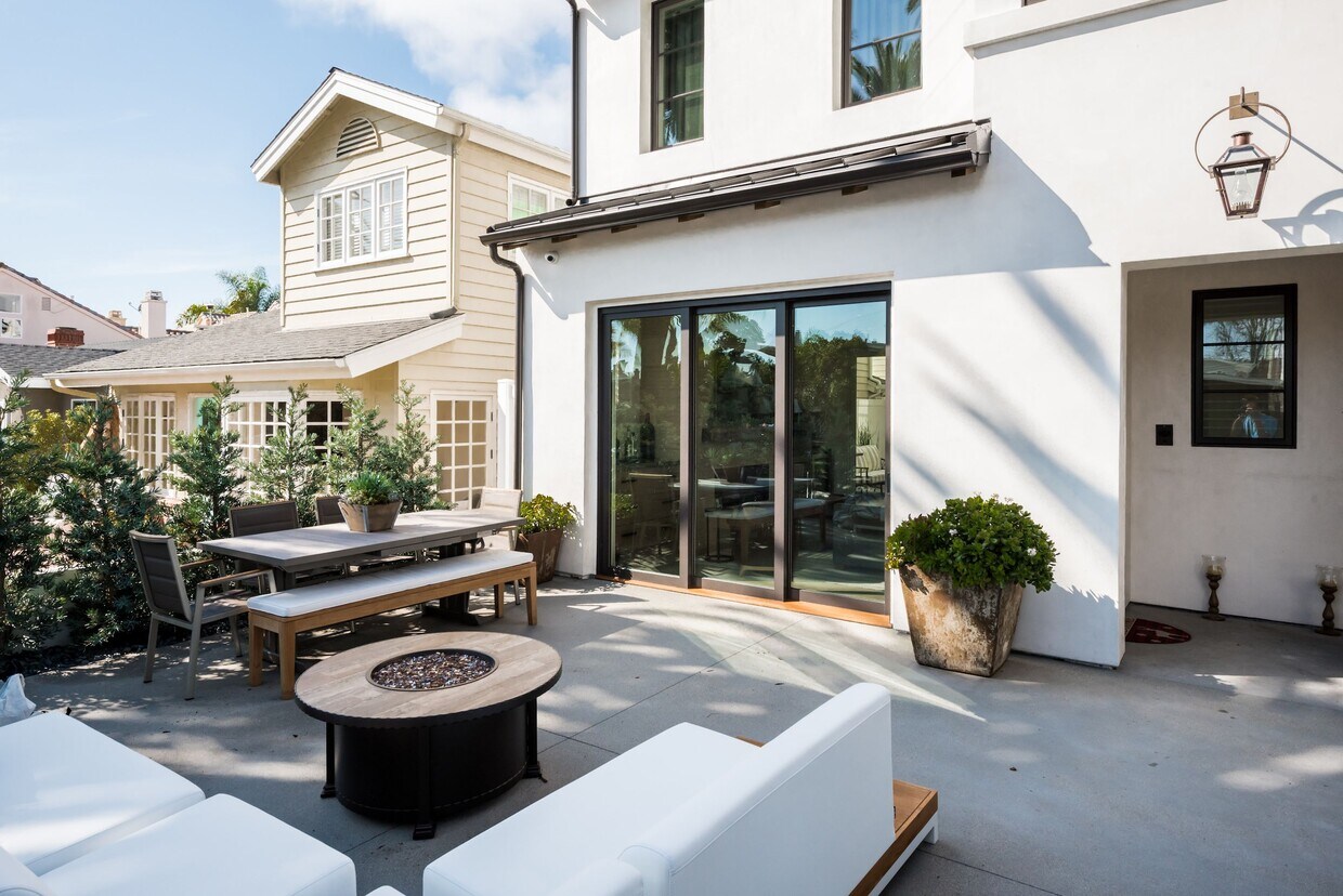 713 Marguerite Ave Unit Front Condo, Corona Del Mar, CA 92625 Condo