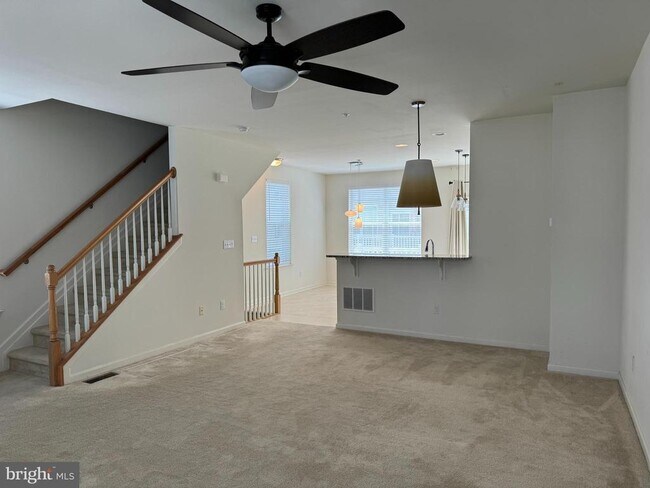 Building Photo - 3505 Naamans Dr