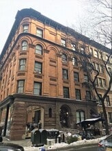 Building Photo - 75 W 68th St