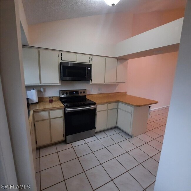 Foto del edificio - 707 SW 3rd Ct