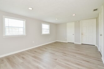 Building Photo - 1101 W South St