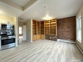 Building Photo - 32 Trumbull St