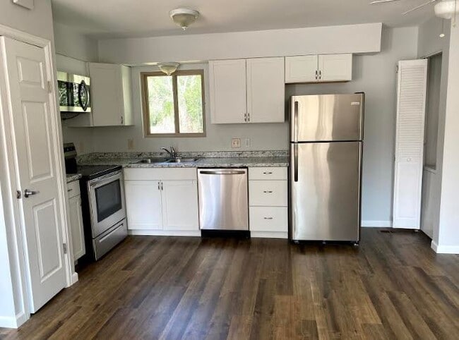 Building Photo - 2512 E Monument St