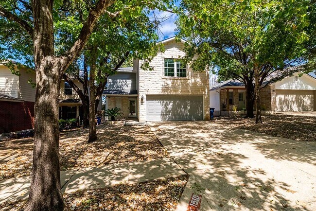 Foto del edificio - Stunning 3 Bedrooms, 2.5 Bathrooms Home in...