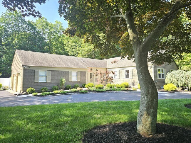 Building Photo - 45 Woodchuck Hollow Ln