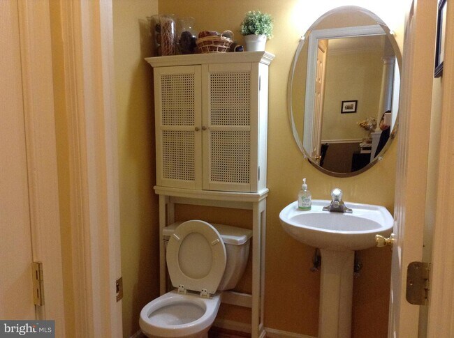 Foto del edificio - 104 Rolling Hill Dr