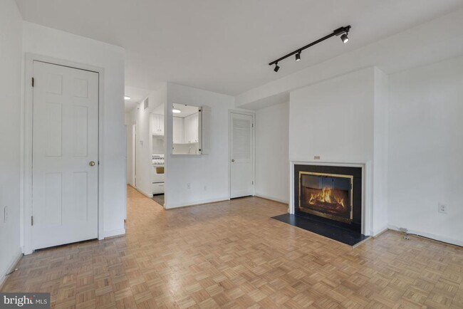 Foto del edificio - 1739 1/2 Corcoran St NW