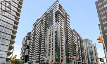 Building Photo - 180 George St