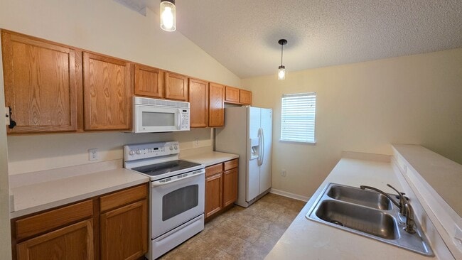Building Photo - 2644 12th Square SW