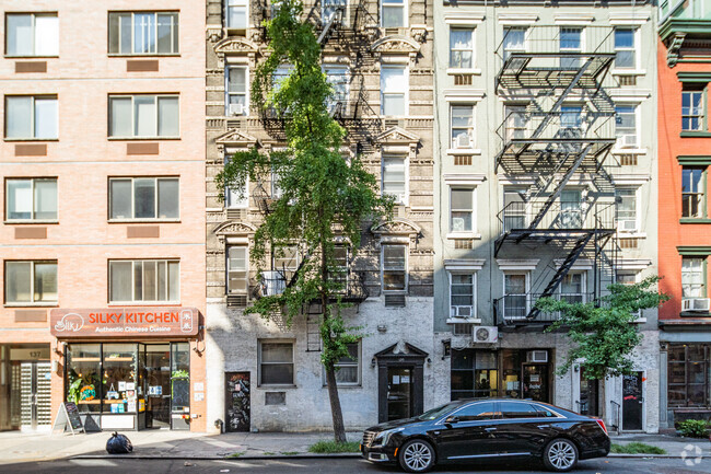 139 E 13th St New York, NY 10003-5325 - 139 E 13th St