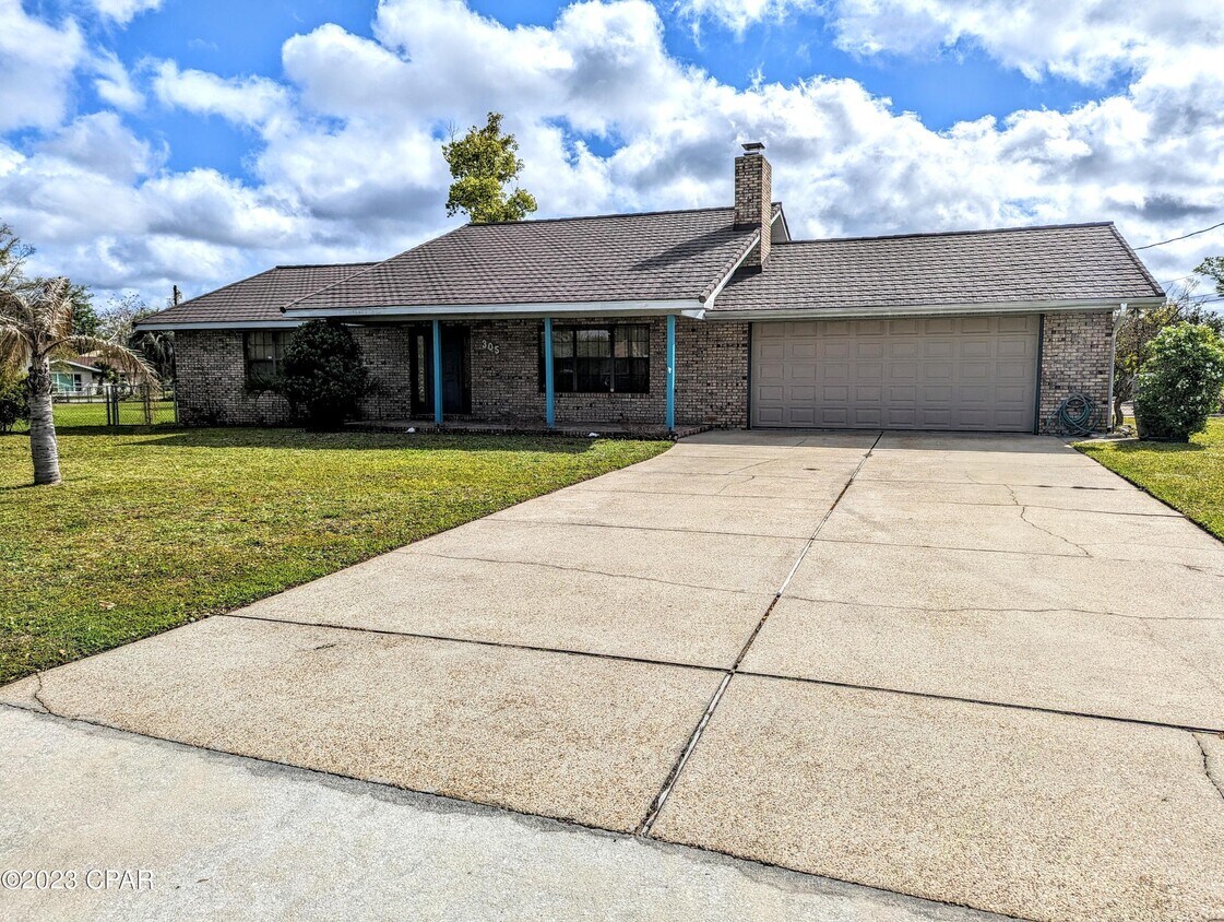 305 Minnesota Ave, Lynn Haven, FL 32444 House for Rent in Lynn Haven