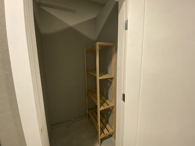 Building Photo - 330 Harewood Rd