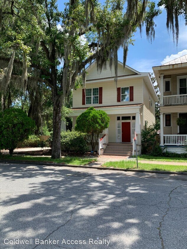 Primary Photo - 3 br, 2.5 bath House - 523 W. 44th St.,