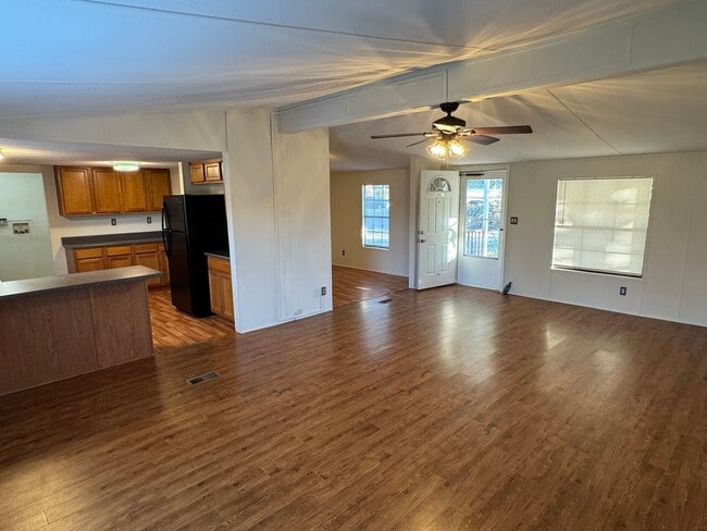 Foto del edificio - 4044 Friendship Rd