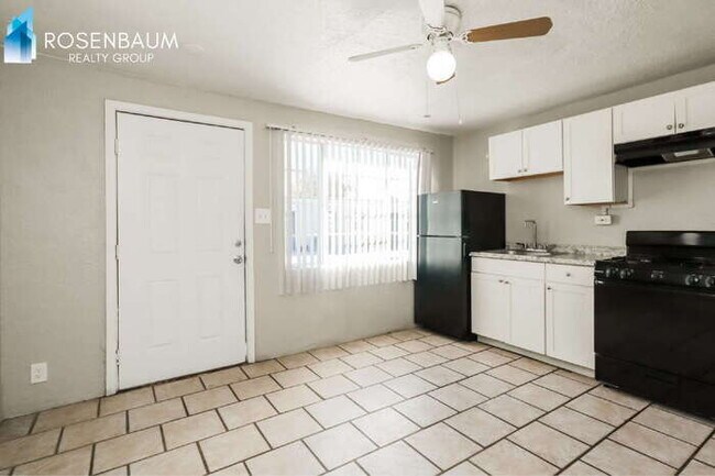 Foto del edificio - 302 W Flores St