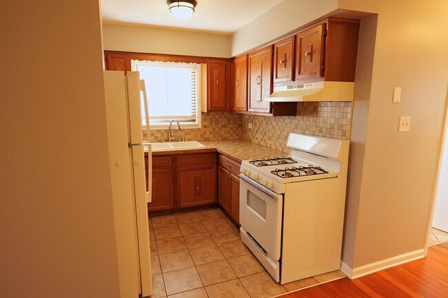 Foto del edificio - 3680 W 119th St