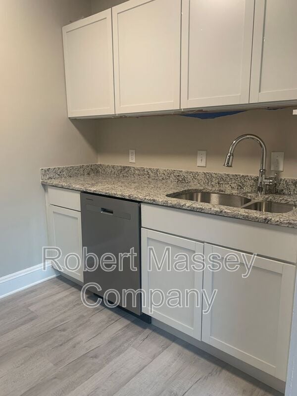 Foto del edificio - 2424 Glenmary Ave
